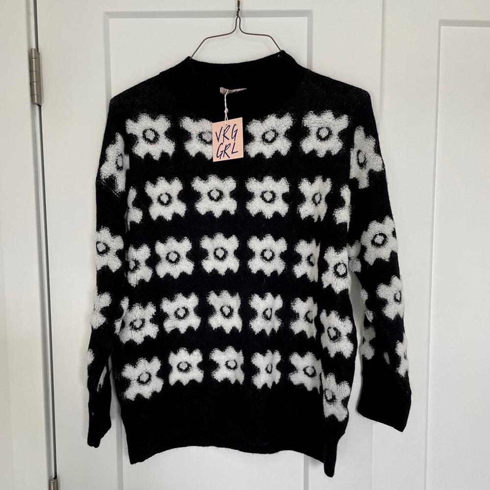 VRG GRL UNWORN girl gang floral knit sweater size S/M tags still on!